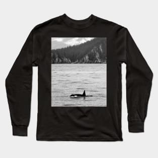 Orca and Snow-Capped Mountains at Resurrection Bay in Alaska Long Sleeve T-Shirt
